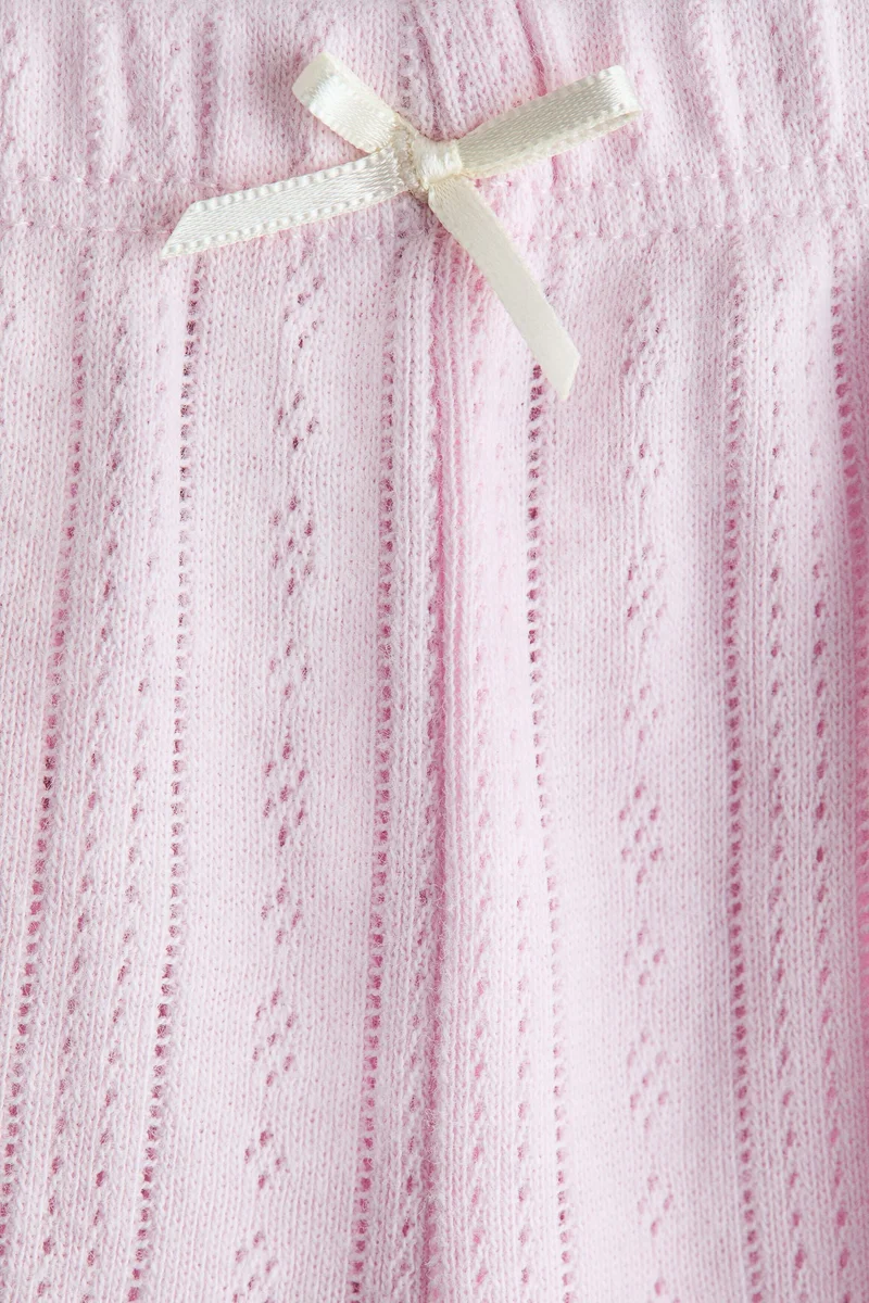 اتش اند ام بنطلون بيجاما بتفاصيل مفرّغة